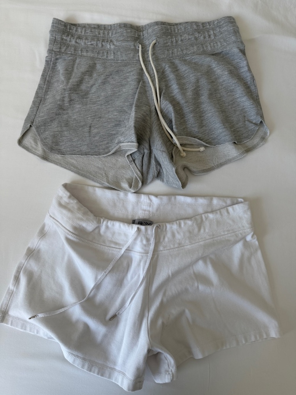 Set of 2 Women’s Jersey Lounge Shorts - Gray & White L & XL